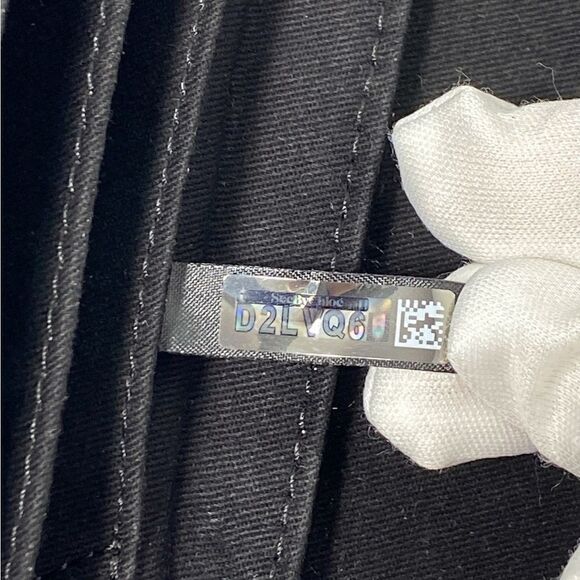 See By Chloe Hana Shoulder Bag - Picture 11 of 12